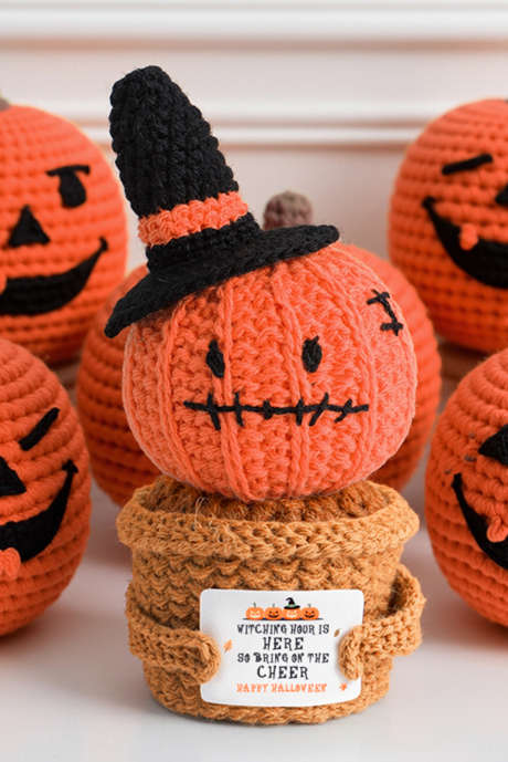 Decor de păpușă din ghiveci, dovleac de Halloween croșetat manual, cu morcovi