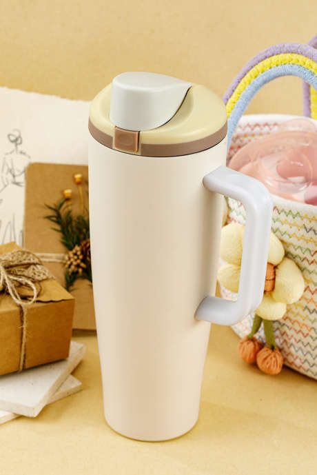 Garrafa térmica amarela de aço inoxidável Easy Sip de 40 oz