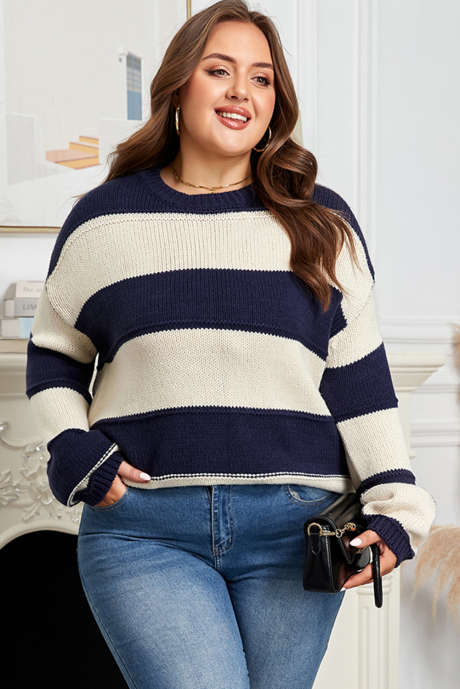 Свитер больших размеров с заниженной линией плеч в синюю полоску и цветными блоками