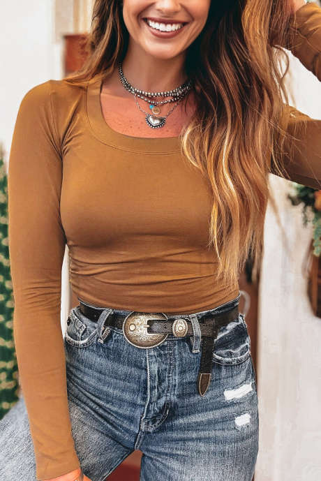 Kastanjebruine effen top met lange mouwen en aansluitende pasvorm