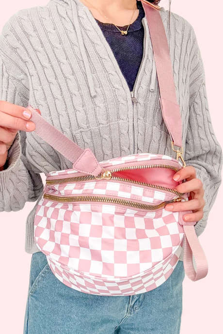 Bolso bandolera grande con correa ancha y estampado de cuadros rosas y lunares BH031406-P10