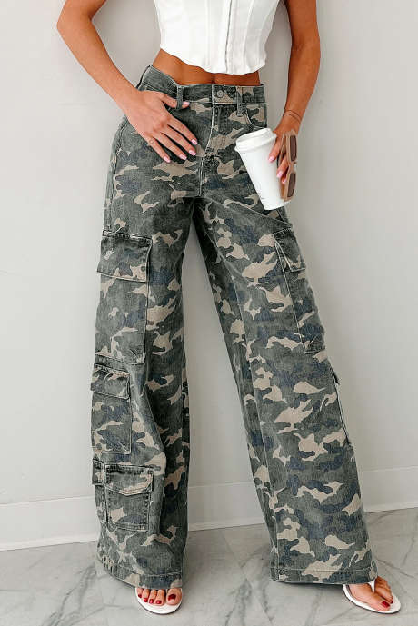 Pantalon cargo camouflage vert à jambes larges