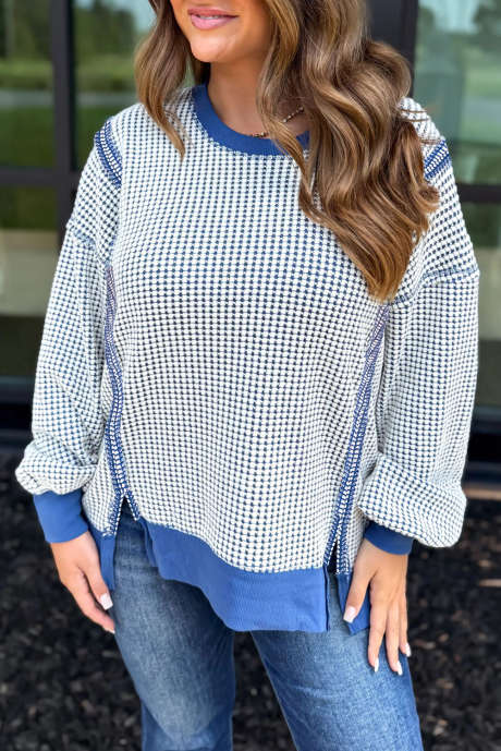 Haut décontracté en tricot gaufré bleu foncé à coutures apparentes et fentes latérales