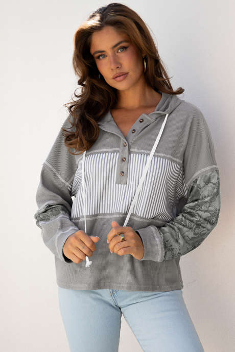 Top de manga larga con capucha y cordón ajustable, estampado de gofres en gris LC25133237-P1120