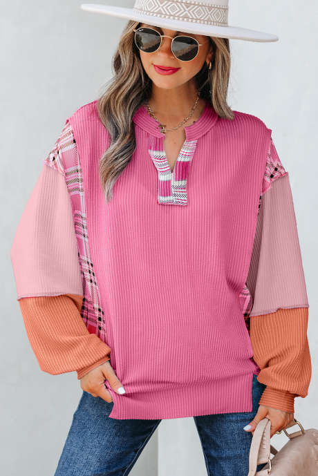 Top de manga larga con cuello dividido, patchwork, cuadros escoceses y textura acordonada en rojo rosa