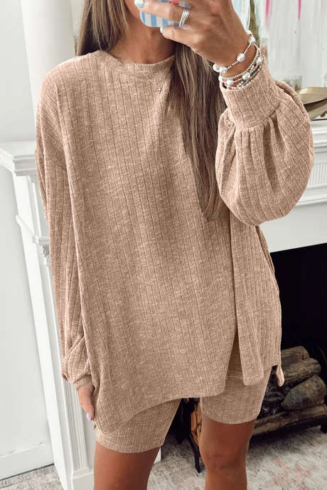 Ensemble pull-over côtelé à manches ballon kaki foncé et short en maille style motard