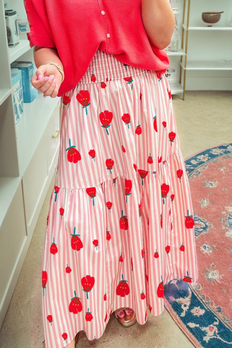 ピンクのスカート