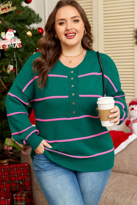 Suéter plus size listrado verde com meio botão e ombros caídos