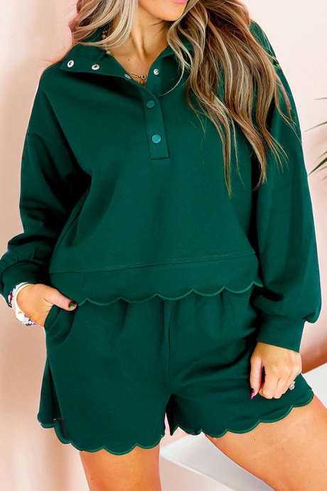 طقم شورت كاجوال بأكمام نصف زر وحواف صدفية مطرزة باللون الأخضر المسود