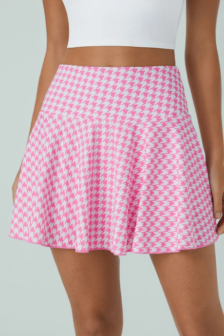 Розовые плавки-бикини А-силуэта с рисунком «гусиная лапка» и горошком на подкладке и оборками