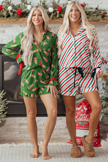 Ensemble pyjama 2 pièces soyeux avec nœud et bordure contrastée vert bonbon de Noël