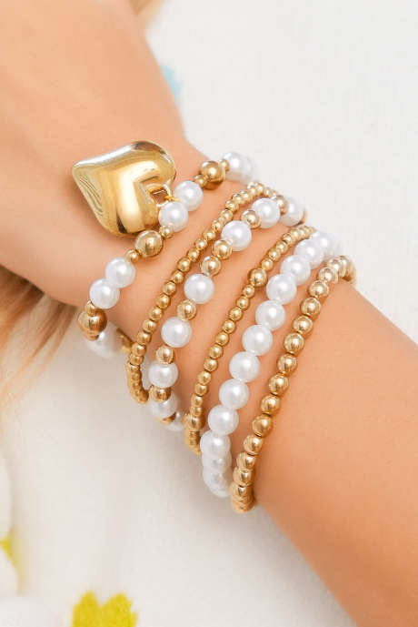 Pulsera multicapa con cuentas de perlas y dije de corazón chapada en oro BH014421-P12