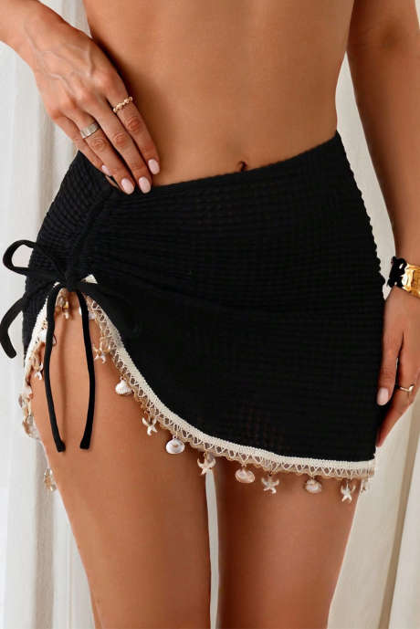Черная юбка-бикини с завязками на кулиске, текстурированными ракушками и контрастной отделкой