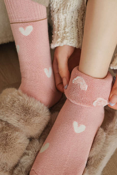 Damen-Socken mit rosa Kontrastherzmuster und geripptem Bündchen BH043323-P10