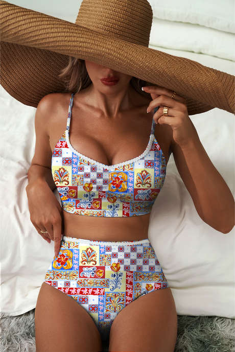 Rdeč cvetlični potisk s čipkasto obrobo in špageti naramnicami, bikini z visokim pasom