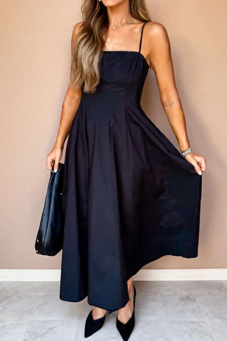 Robe midi plissée à fines bretelles noires unie