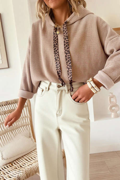 هودي واسع برباط ومزخرف بنقشة جلد النمر من الكاكي الداكن