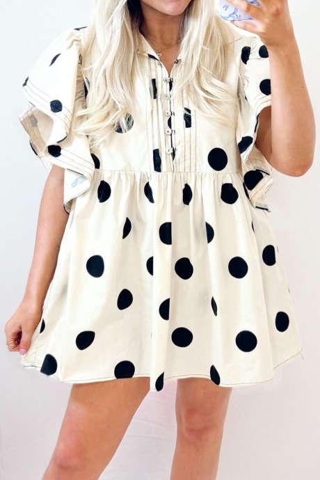 Weißes Minikleid mit Polka-Dot-Print, halber Knopfleiste, Rüschenärmeln und lockerer Passform, kurzem Ärmel