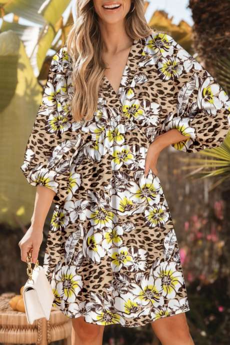 Robe courte kaki léopard à imprimé floral mignon et col en V, manches trois-quarts