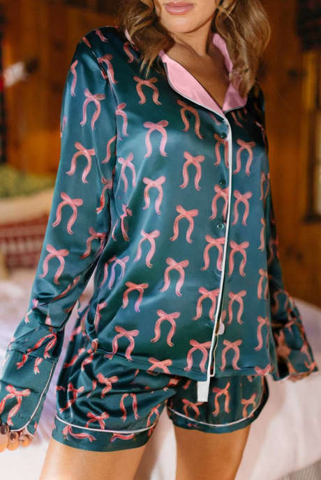Ensemble pyjama 2 pièces chemise à manches longues et short en soie à imprimé nœud en ruban vert