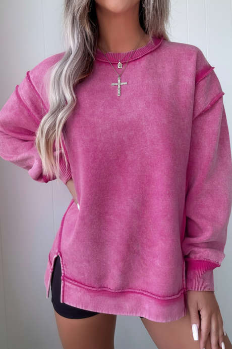 Sweatshirt in Rosenrot mit Mineralwaschung, sichtbaren Nähten und Seitenschlitzen