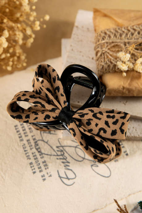 مشبك شعر بلاستيكي مزين بفيونكة نمر كستنائي BH043562-P2017