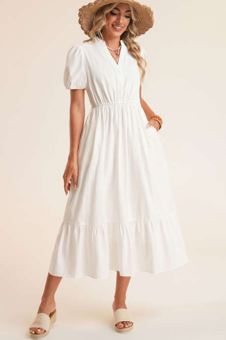 Vestido longo branco com decote entalhado, manga curta, bainha com babados