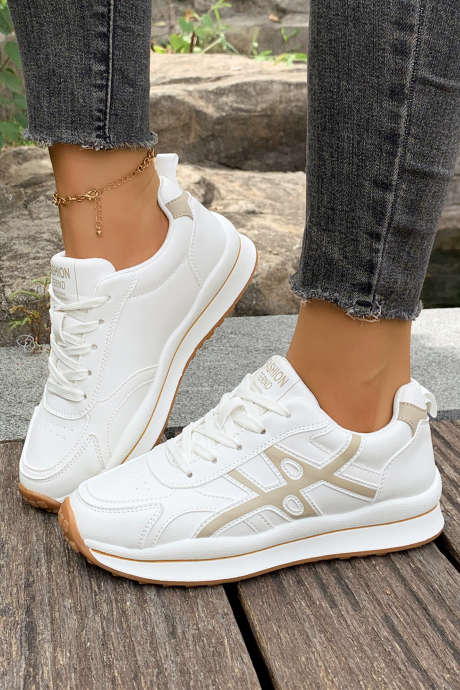 Zapatillas deportivas blancas con cordones y detalle de color en contraste para mujer BH022447-P101