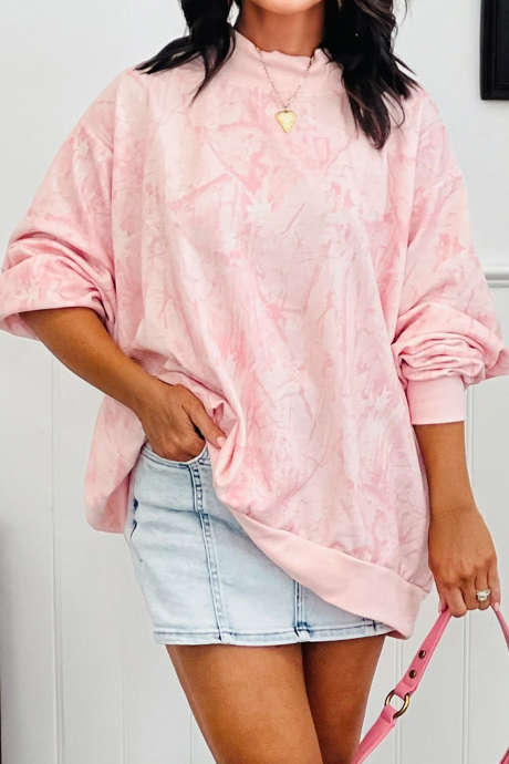 Sweat-shirt ample à col montant et motif camouflage rose