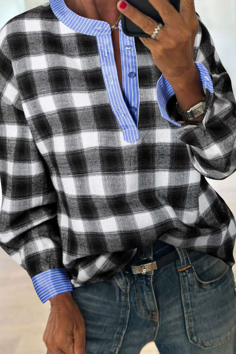 Blusa negra a cuadros con media tapeta y borde de rayas en contraste LC25134434-P2