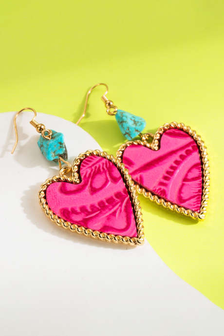 Pendientes colgantes con gancho abierto y detalle de turquesa en forma de corazón juguetón en color rojo rosa BH014697-P6