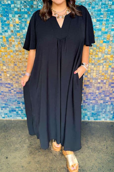 Black Plus Size Solid Color Notched Neck Short Sleeve Loose Dress