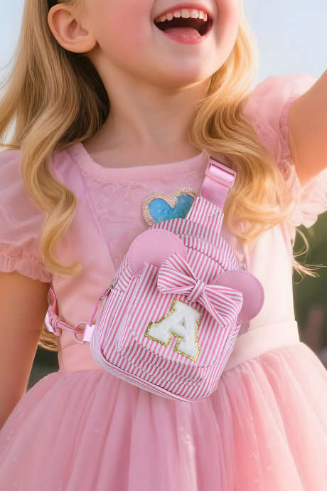 Bolso bandolera para niña con estampado de rayas rosas, lazo personalizado con inicial y letra BH031492-P10