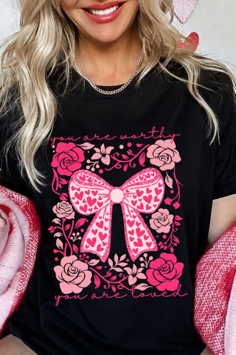 Camiseta negra con estampado floral y lazo del Día de San Valentín LC25230544-2