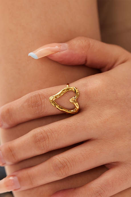 Kullattu sydämenmuotoinen säädettävä sormus