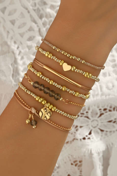 Set di 7 braccialetti a strati con perline a forma di cuore in stile bohémien in oro