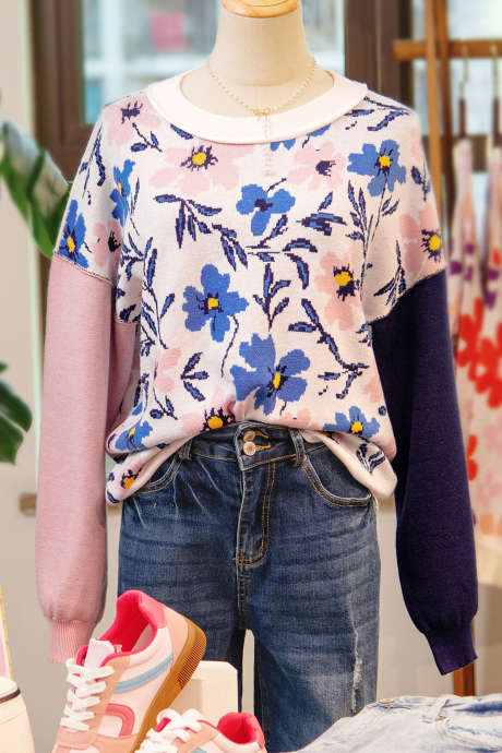 Khakifärgad blommig tröja med färgblocksärm och lapptäcke