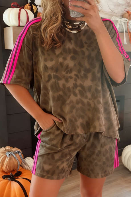 Ensemble short léopard à rayures contrastées marron