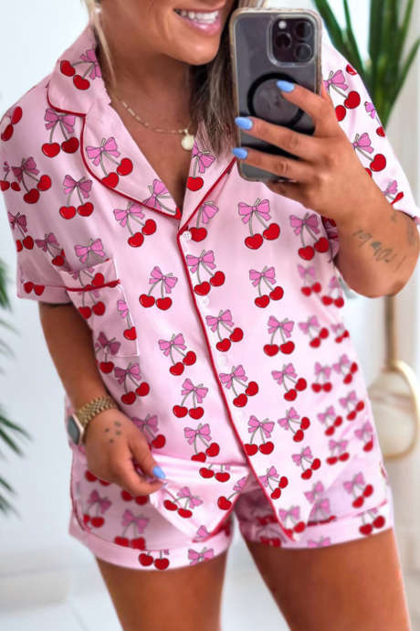 Conjunto de pijama curto rosa com estampa de cereja e laço