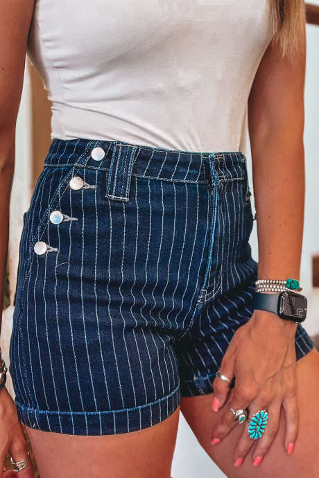 Pantaloni scurți din denim pentru femei cu dungi albastre și nasturi metalici