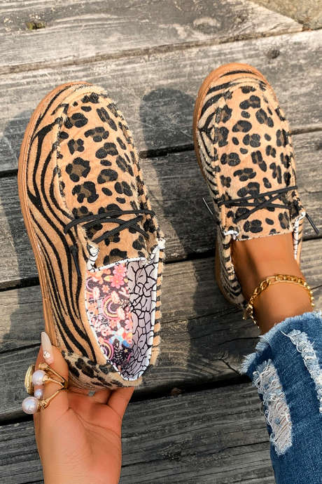 Hnědé semišové boty s tygřím leopardím vzorem a šněrovacími detaily BH024073-P17