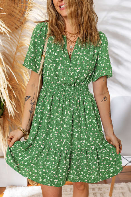 Groene mini-jurk met bloemenprint, overslag, V-hals, korte mouwen en hoge taille