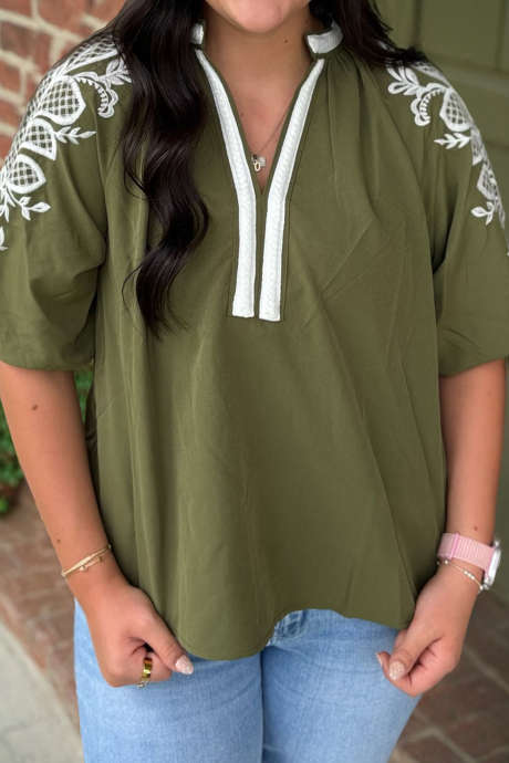 Four Leaf Clover Plus Size Contrast Trim V Neck Floral Embroidered Short Sleeve Blouse