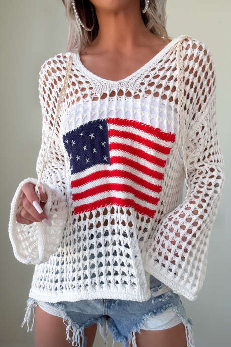 Sudadera con capucha blanca de punto a crochet con parches de la bandera estadounidense