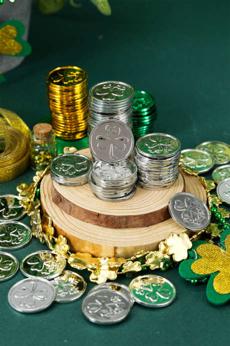 Srebrne, 100 szt./opakowanie, metaliczne, plastikowe monety z koniczynką na Dzień Świętego Patryka