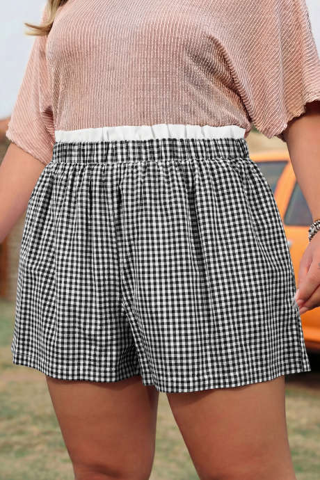 Svarta, rutiga shorts i plusstorlek med kontrastdetaljer