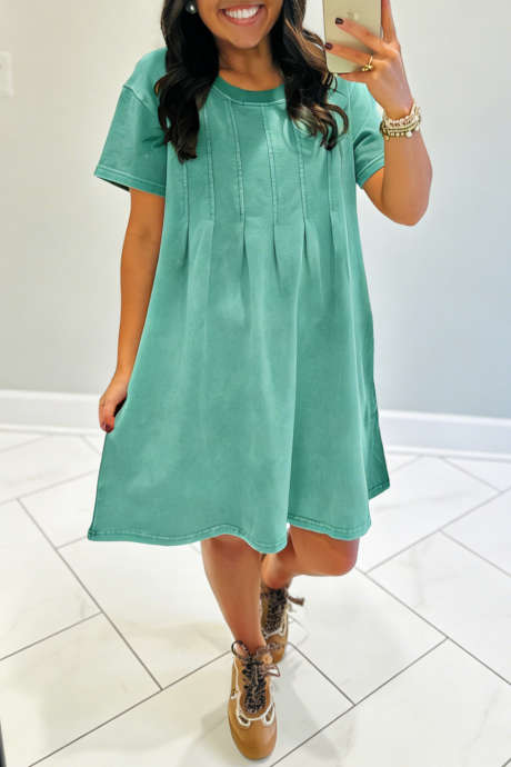 Mátovozelené ležérní tričkové šaty s minerálním praním a skládaným detailem