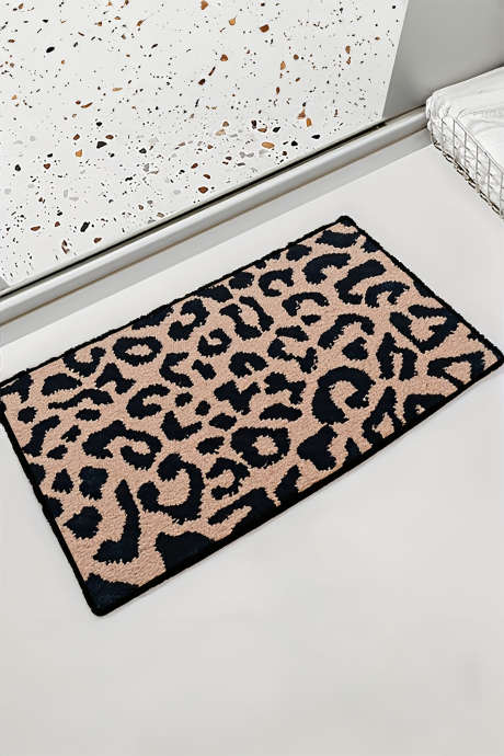 Ljus fransk beige leopardfärgad fuskkashmereull spinnmatta