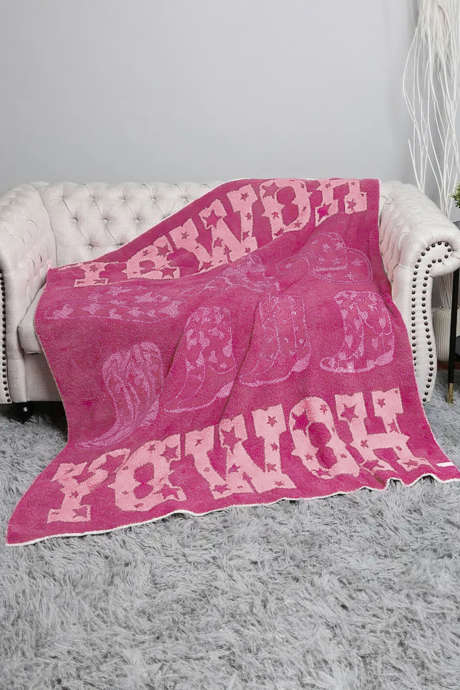 Różowy koc Sherpa Howdy Boots