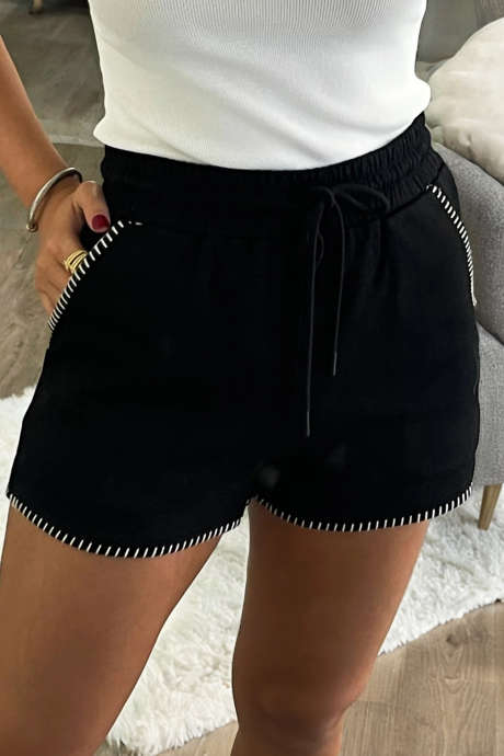Short noir à taille élastique avec cordon de serrage et finitions contrastées (poches)